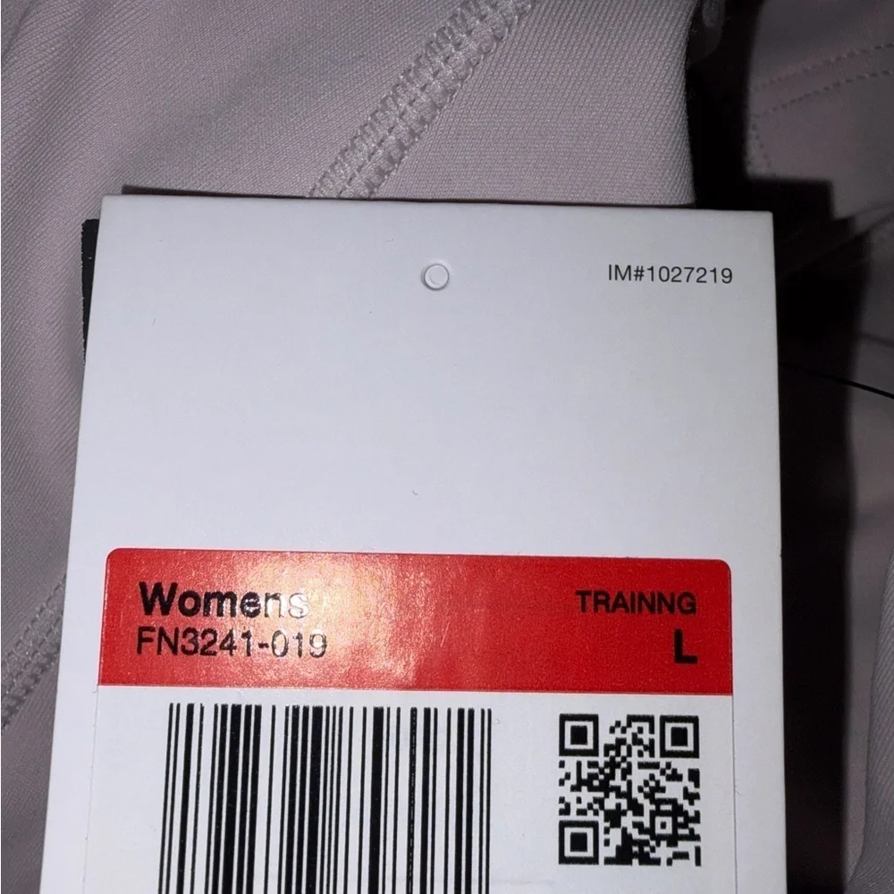 New size Nike Women's One High-Waisted 7/8 Leggings with Pockets - Picture 7 of 7